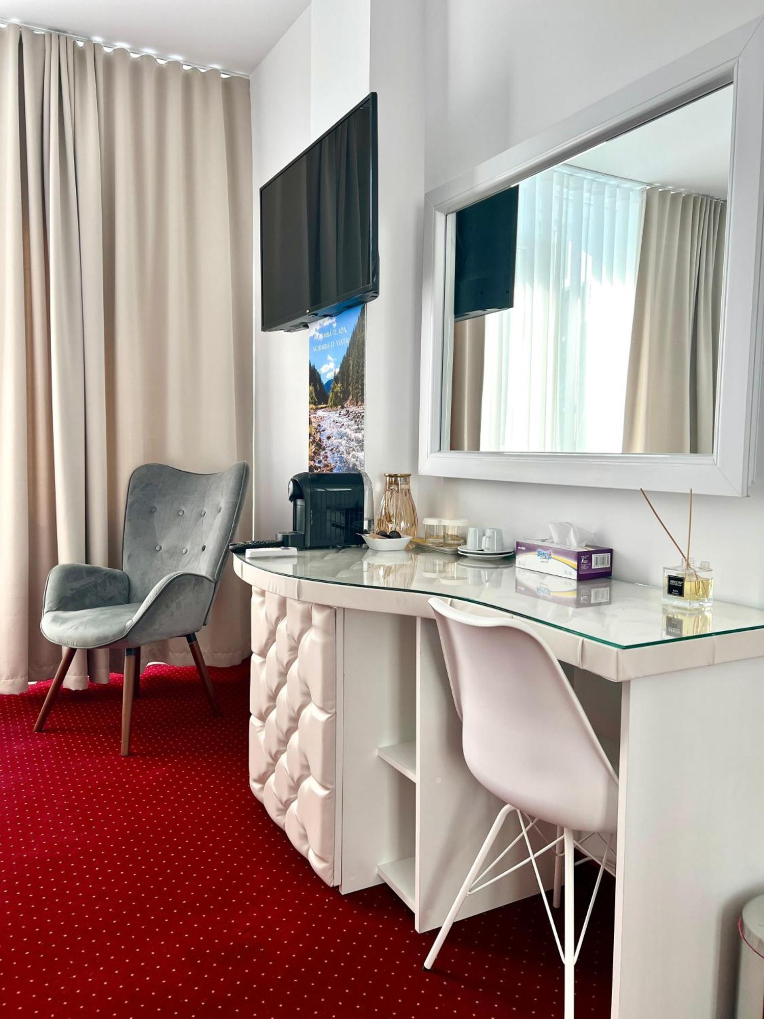 Royal Park Complex Hotel Bascov Ngoại thất bức ảnh