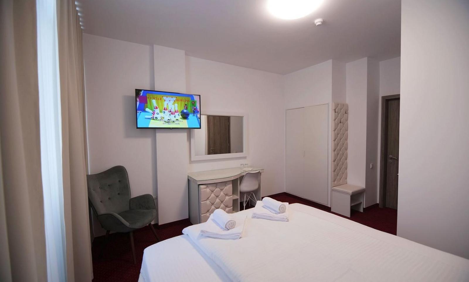 Royal Park Complex Hotel Bascov Ngoại thất bức ảnh